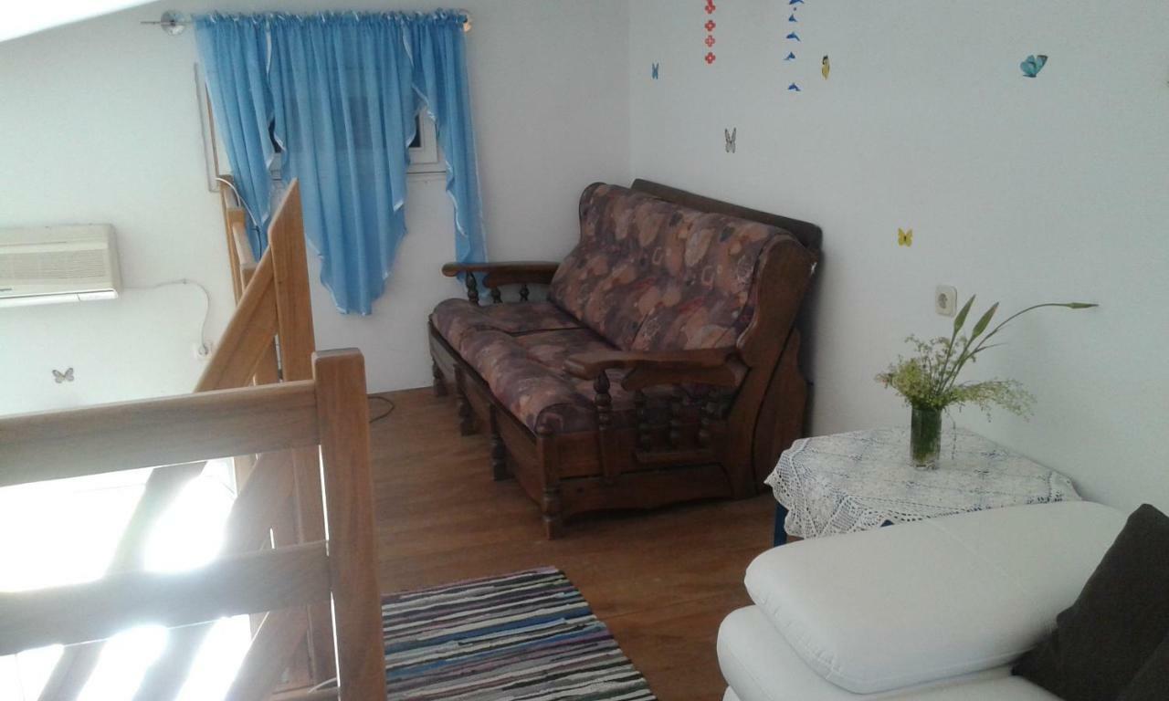 Apartmani Marija Starigrad Paklenica Esterno foto