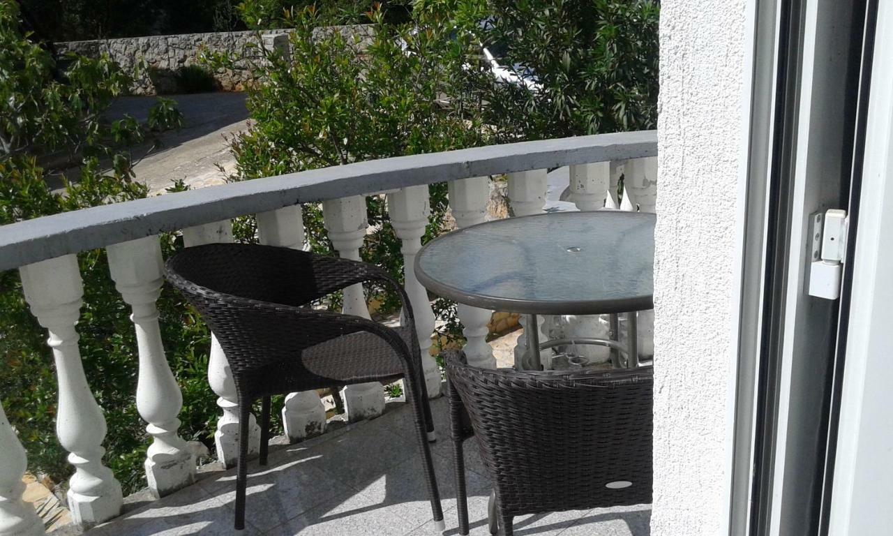 Apartmani Marija Starigrad Paklenica Esterno foto