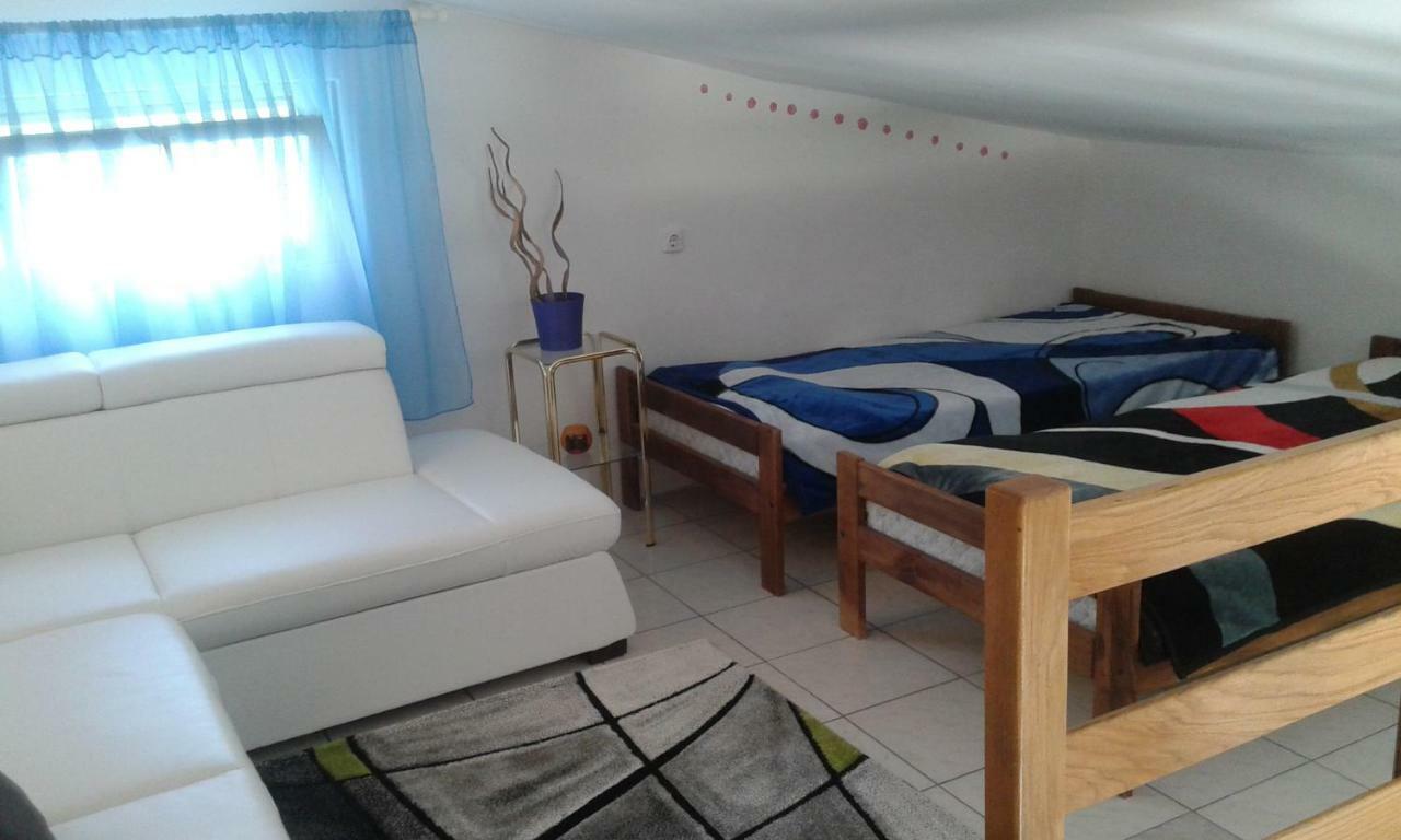 Apartmani Marija Starigrad Paklenica Esterno foto