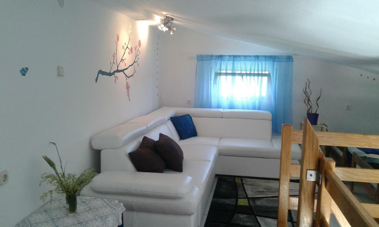 Apartmani Marija Starigrad Paklenica Esterno foto