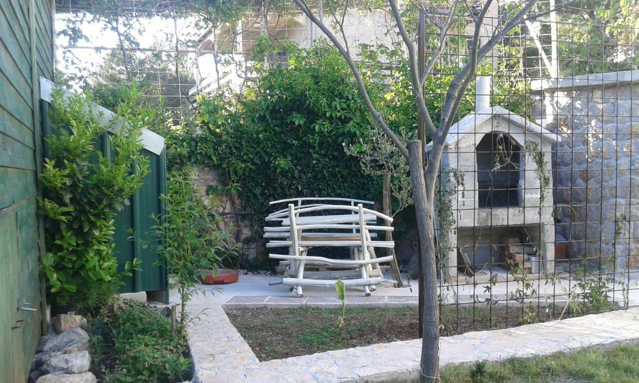 Apartmani Marija Starigrad Paklenica Esterno foto