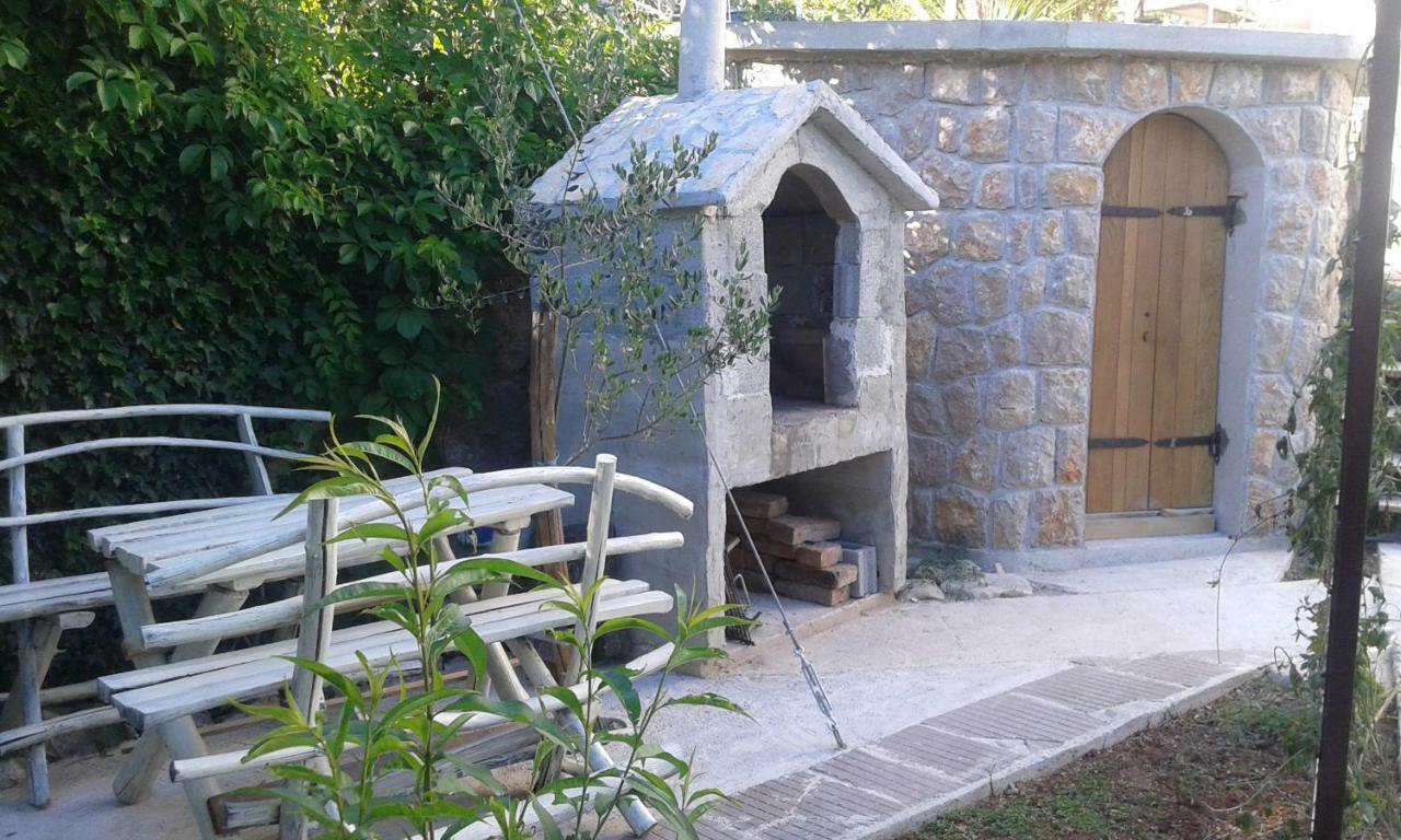 Apartmani Marija Starigrad Paklenica Esterno foto