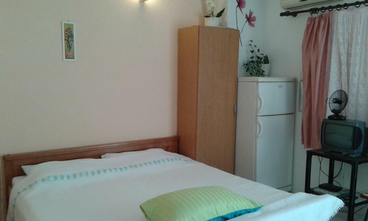Apartmani Marija Starigrad Paklenica Esterno foto