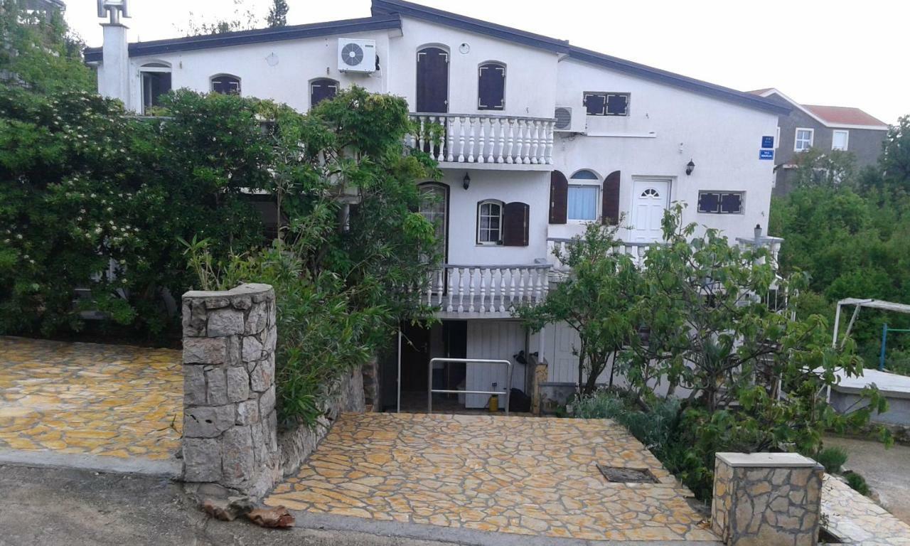 Apartmani Marija Starigrad Paklenica Esterno foto