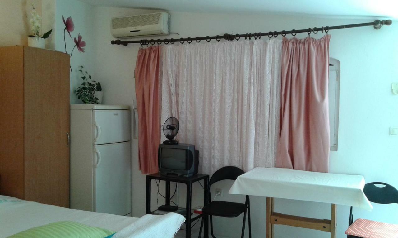 Apartmani Marija Starigrad Paklenica Esterno foto