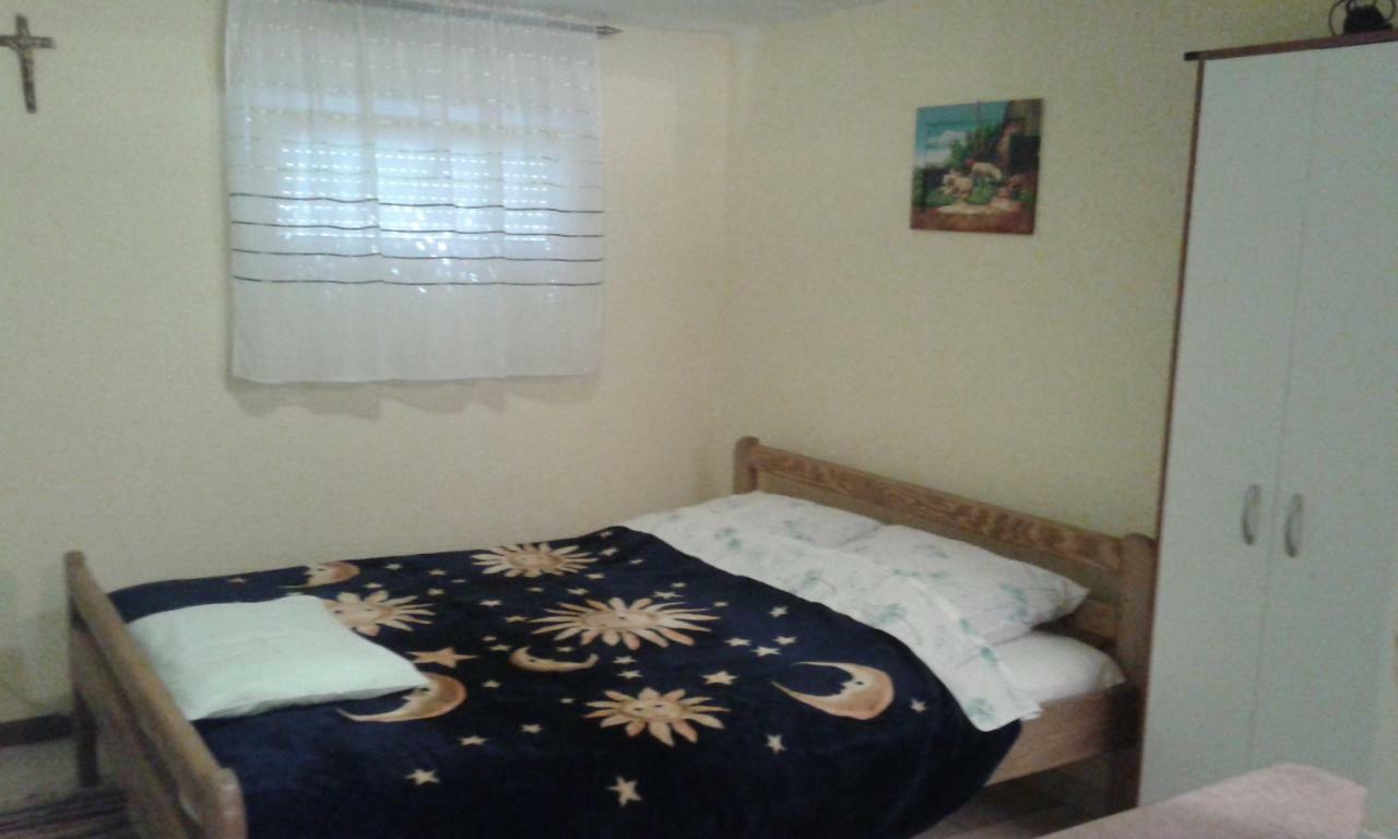 Apartmani Marija Starigrad Paklenica Esterno foto