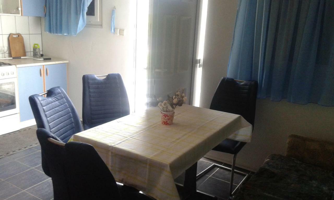 Apartmani Marija Starigrad Paklenica Esterno foto